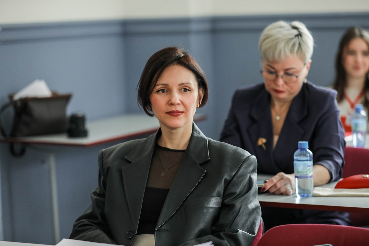 В Президентской академии обсудили, как женщине сохранить баланс в современном мире