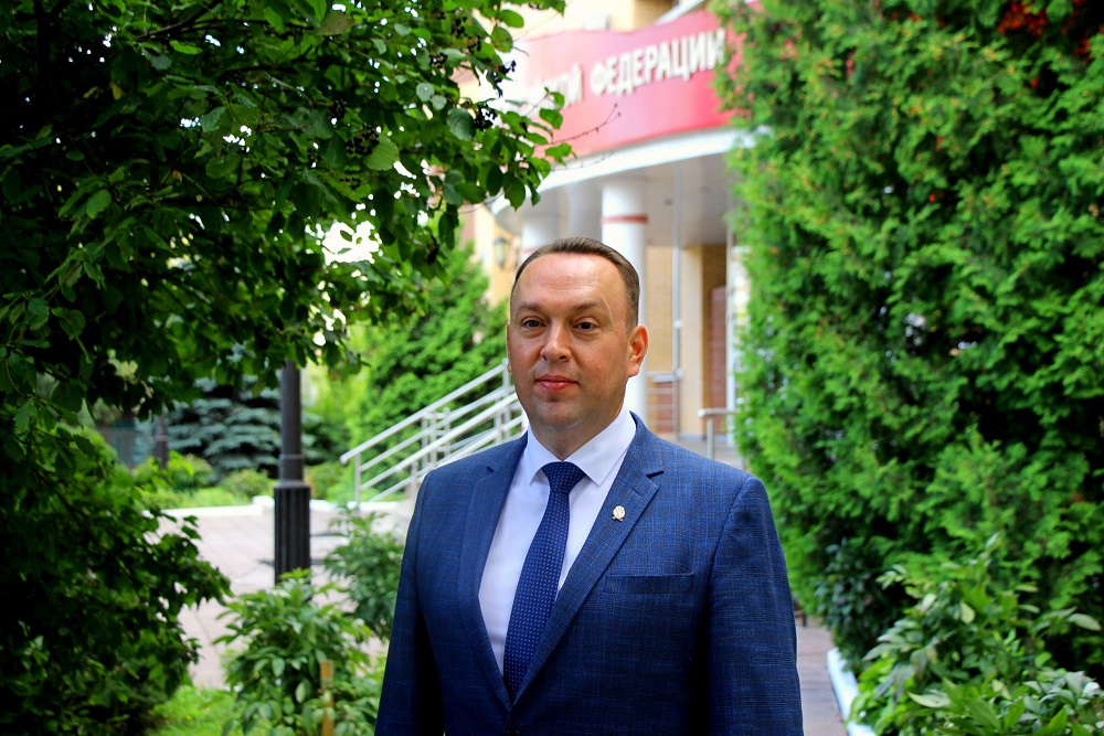 Поздравление директора Брянского филиала РАНХиГС Сергея Шачнева выпускникам